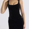 Yasmina – Maxikleid aus schwarzem Samt in Sanduhrform – Limited Edition Yasmina – Maxikleid aus schwarzem Samt in Sanduhrform – Limited Edition
