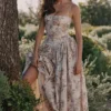 Ysabella Cremefarbenes Midi-Sommerkleid aus Baumwolle mit Blumenprint Ysabella Cremefarbenes Midi-Sommerkleid aus Baumwolle mit Blumenprint