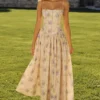 Ysabella Elfenbein Midi-Sommerkleid aus Baumwolle mit süßem Pfingstrosen-Blumenprint Ysabella Elfenbein Midi-Sommerkleid aus Baumwolle mit süßem Pfingstrosen-Blumenprint