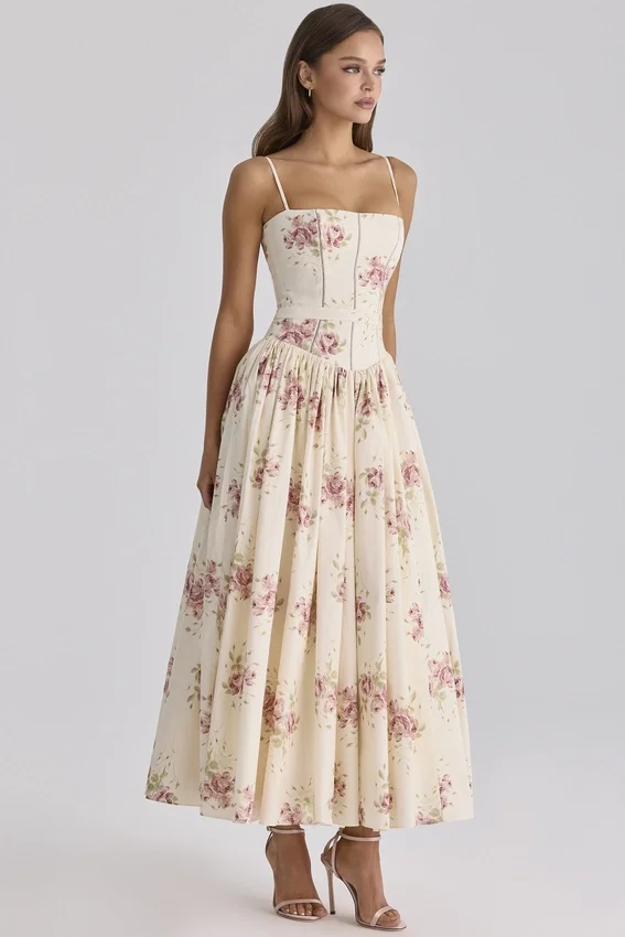 Ysabella Elfenbeinfarbenes Midi-Sommerkleid aus Baumwolle mit Vintage-Rosenprint Ysabella Elfenbeinfarbenes Midi-Sommerkleid aus Baumwolle mit Vintage-Rosenprint