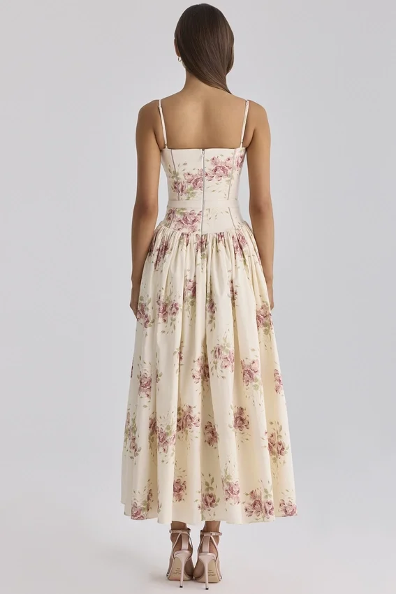 Ysabella Elfenbeinfarbenes Midi-Sommerkleid aus Baumwolle mit Vintage-Rosenprint Ysabella Elfenbeinfarbenes Midi-Sommerkleid aus Baumwolle mit Vintage-Rosenprint