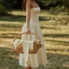Ysabella Lemon Maßgefertigtes Midi-Sommerkleid aus Spitze + Broderie Anglaise Ysabella Lemon Maßgefertigtes Midi-Sommerkleid aus Spitze + Broderie Anglaise