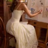 Ysabella Lemon Maßgefertigtes Midi-Sommerkleid aus Spitze + Broderie Anglaise Ysabella Lemon Maßgefertigtes Midi-Sommerkleid aus Spitze + Broderie Anglaise