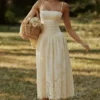 Ysabella Lemon Maßgefertigtes Midi-Sommerkleid aus Spitze + Broderie Anglaise Ysabella Lemon Maßgefertigtes Midi-Sommerkleid aus Spitze + Broderie Anglaise