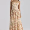Ysabella Midi-Sommerkleid aus Baumwolle mit Warm-Rose-Print Ysabella Midi-Sommerkleid aus Baumwolle mit Warm-Rose-Print