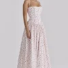 Ysabella Midi-Sommerkleid aus Baumwolle mit weißem Rosenprint Ysabella Midi-Sommerkleid aus Baumwolle mit weißem Rosenprint