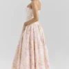 Ysabella Midi-Sommerkleid aus Stretch-Baumwolle mit Pfirsichfarbenem Blumenprint Ysabella Midi-Sommerkleid aus Stretch-Baumwolle mit Pfirsichfarbenem Blumenprint