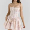 Ysabella Mini-Sommerkleid aus Stretch-Baumwolle mit Pfirsichblütenmuster Ysabella Mini-Sommerkleid aus Stretch-Baumwolle mit Pfirsichblütenmuster