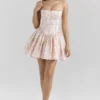 Ysabella Mini-Sommerkleid aus Stretch-Baumwolle mit Pfirsichblütenmuster Ysabella Mini-Sommerkleid aus Stretch-Baumwolle mit Pfirsichblütenmuster