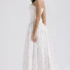 Ysabella Weißes Baumwoll-Sommerkleid mit Blumenprint Ysabella Weißes Baumwoll-Sommerkleid mit Blumenprint