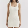 Zaira Cremefarbenes Minikleid aus Chenille-Strick Zaira Cremefarbenes Minikleid aus Chenille-Strick