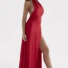 Zanab Maxikleid mit Oberschenkelausschnitt in Rot Zanab Maxikleid mit Oberschenkelausschnitt in Rot