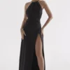 Zanab – Schwarzes Maxikleid mit Oberschenkel-Schlitz Zanab – Schwarzes Maxikleid mit Oberschenkel-Schlitz